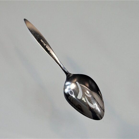 Vintage Oneidacraft Wintersong Pattern Deluxe Stainless Slotted Serving Spoon - Picture 6 of 7
